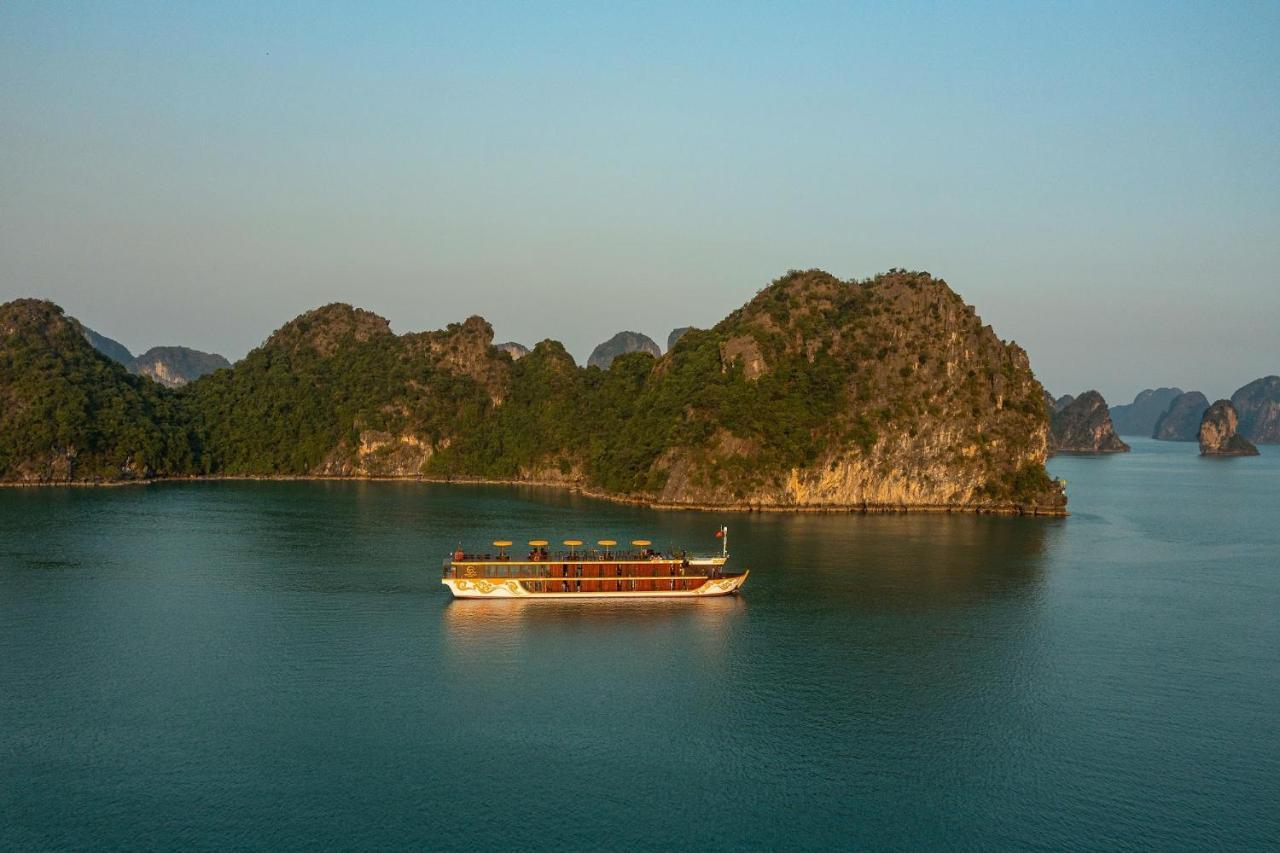 Nostalgia Halong Cruise Hotel Ha Long Exterior photo