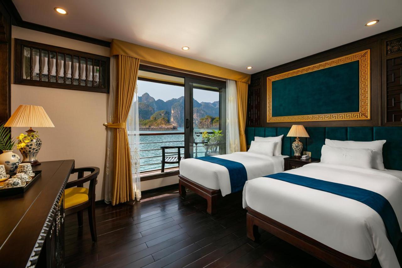 Nostalgia Halong Cruise Hotel Ha Long Exterior photo